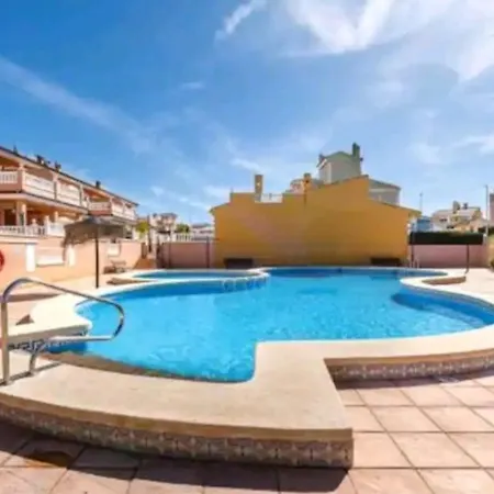 Adaptado, Terraza Muy Grande Y Soleada.