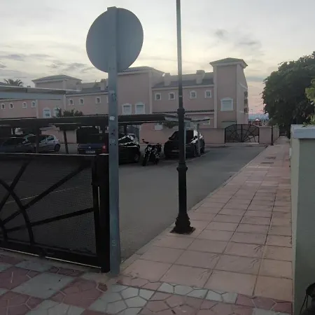 Сasa de vacaciones Adaptado, Terraza Muy Grande Y Soleada. Gran Alacant