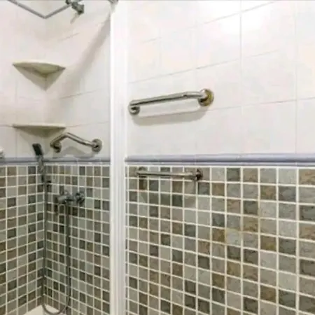 Adaptado, Terraza Muy Grande Y Soleada.