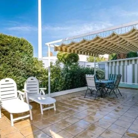 Adaptado, Terraza Muy Grande Y Soleada. Holiday home Gran Alacant